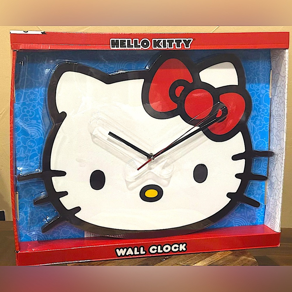 NEW Oversized Giant 19 1/2” Wide Hello Kitty Wall Clock - Fast Shipping